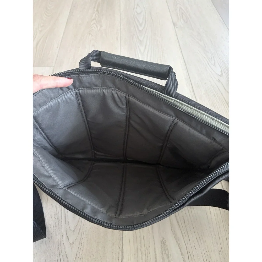 Tumi Tote Bag T-Tech Essential Gear Black Nylon 18